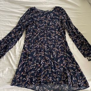 Boho dress! Adorable floral American Eagle dress.